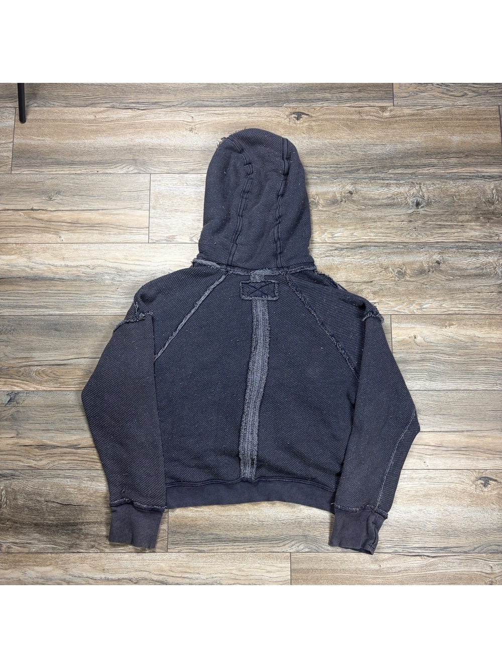 We The Free cropped blue zip hoodie, peeling throughout and raw hems - Picture 4 of 5